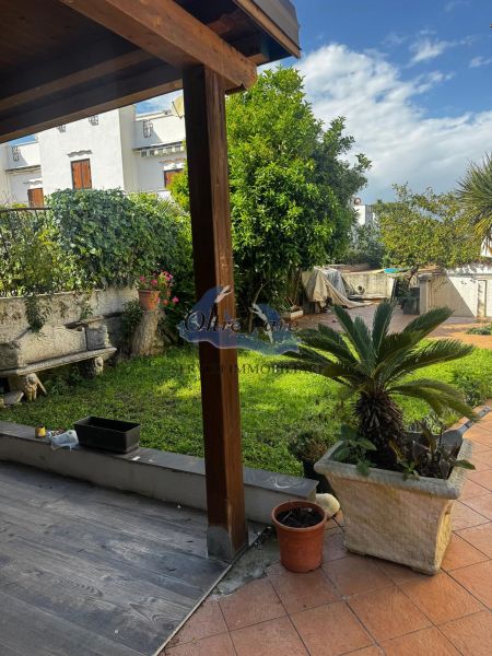 Villa angolare con doppia esposizione, 500 metri dal mare