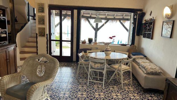 Splendida villa fronte mare con giardino e patio